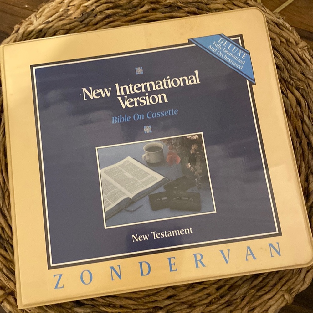 New Internationa Bible series on Cassette tape Dramatized New NIV vintage EUC
